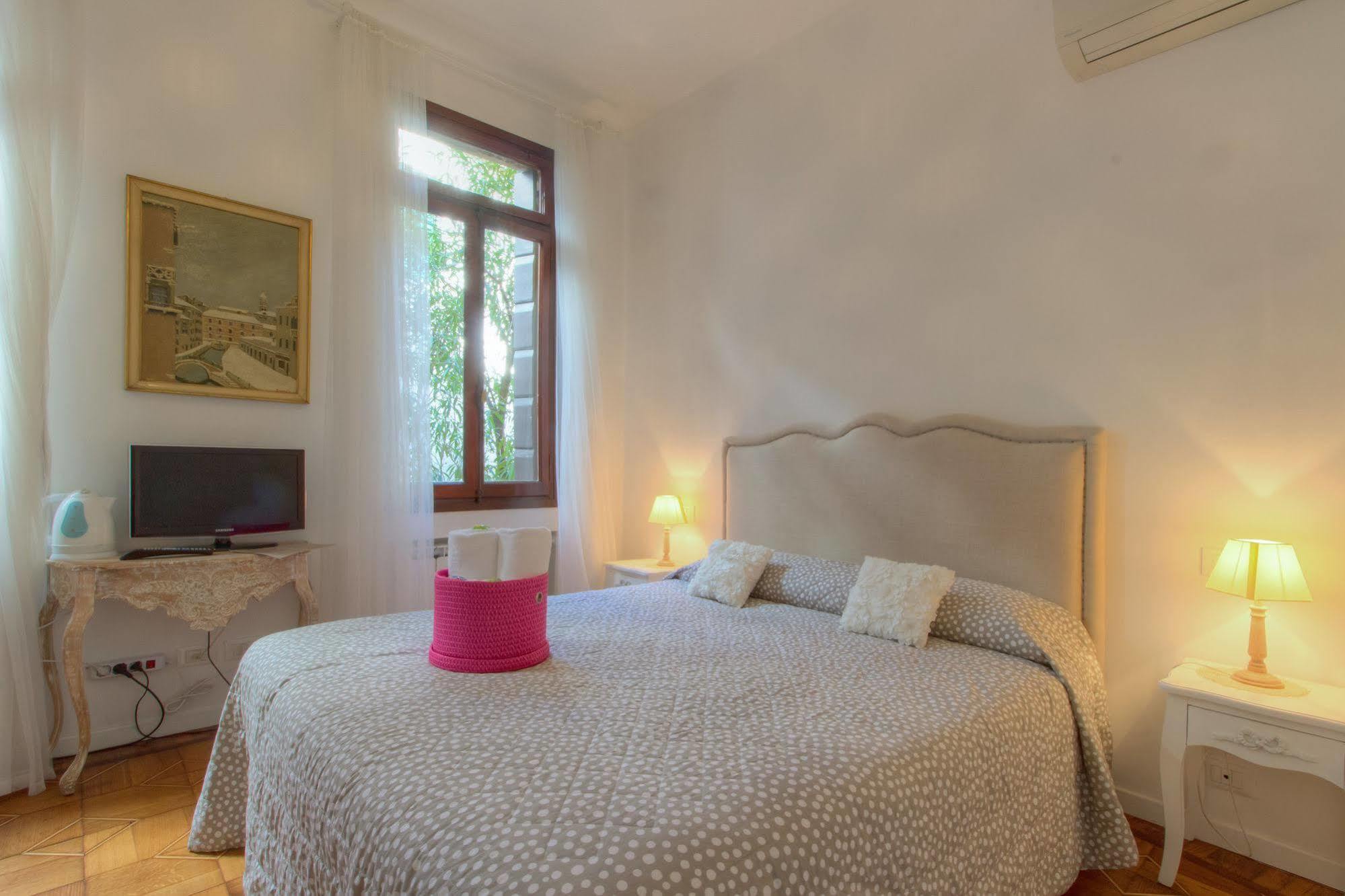 De L'osmarin Suites Gæstehus